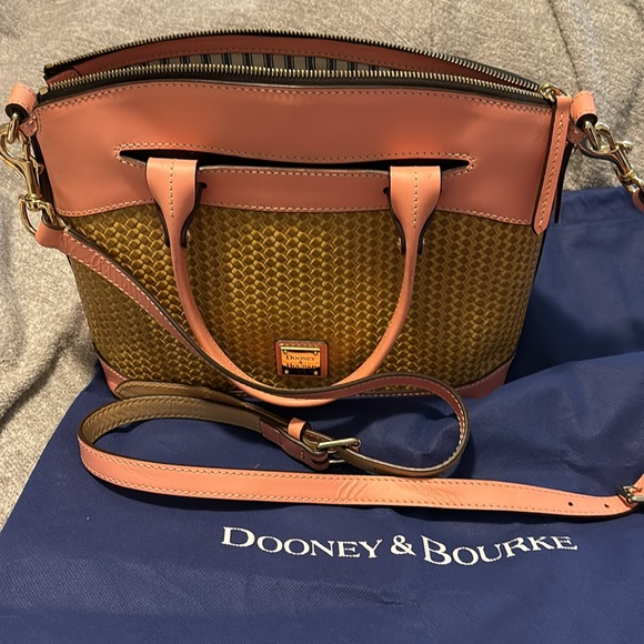 Dooney and Burke “ beacon” bag - Picture 2 of 15
